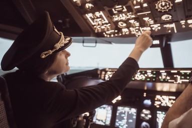 Lentokapteenin työpäivä | Vantaa