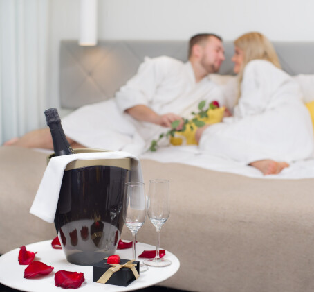 LUX-romantiikkapaketti kahdelle Tallinnan L’Ermitage-hotellissa (Superior-huone)