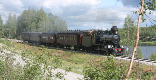 elämyksellisiä junamatkoja höyryjunalla ympäri Suomen