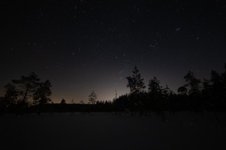 Tähtivalokuvausta Valkmusan kansallispuistossa neljälle