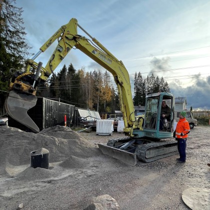 Kaivinkone-elämys Pajulan XL hiekkalaatikolla (20 min)