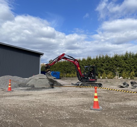Kaivinkone-elämys Pajulan XL hiekkalaatikolla (60 min) | Järvenpää