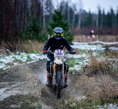 Enduro / Motocross -ajoelämys | Useampi paikkakunta