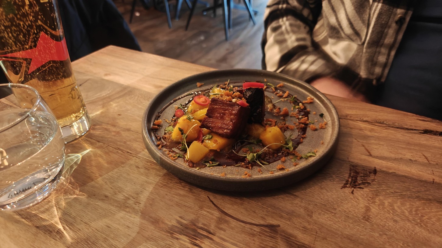 Ruokaelämys Burgers & Wine -ravintolassa 50 € | Helsinki