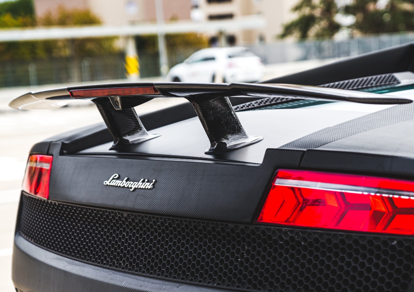 Lamborghini VIP -ajoelämys Kiikalan lentokentällä
