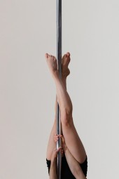 Tankotanssin yksityistunti neljälle - Pole4Fit | Helsinki | Espoo