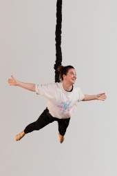 Aerial bungee yksityistunti 4:lle - Pole4Fit | Helsinki