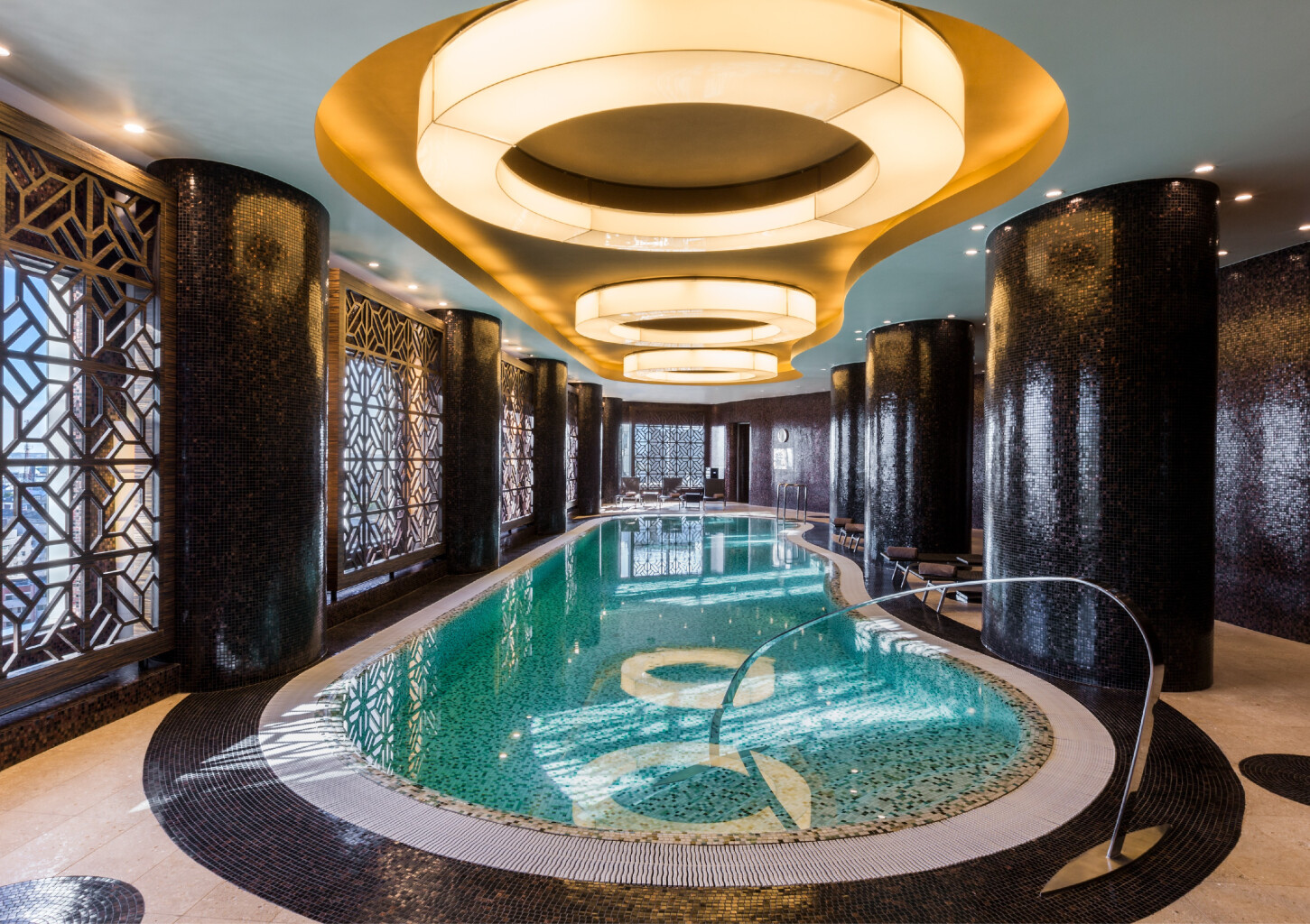 2 yön Lux-rentoutuspaketti hotelli Swissôtel Tallinnassa kahdelle