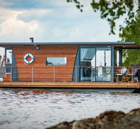 Houseboat Lohjan Helmi - 1vrk yöpyminen sesonkiaikana | Lohja