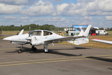 Diamond DA42 FNTP II Lentosimulaattori kuudelle | Vantaa