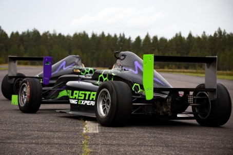 Hurjempi Formula- ja kilpa-autopaketti kilparadalla | Alastaro
