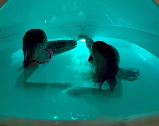 Ylellinen Premium+ syvärentoutus kahdelle – kaverikellunta (90 min) | Oulu