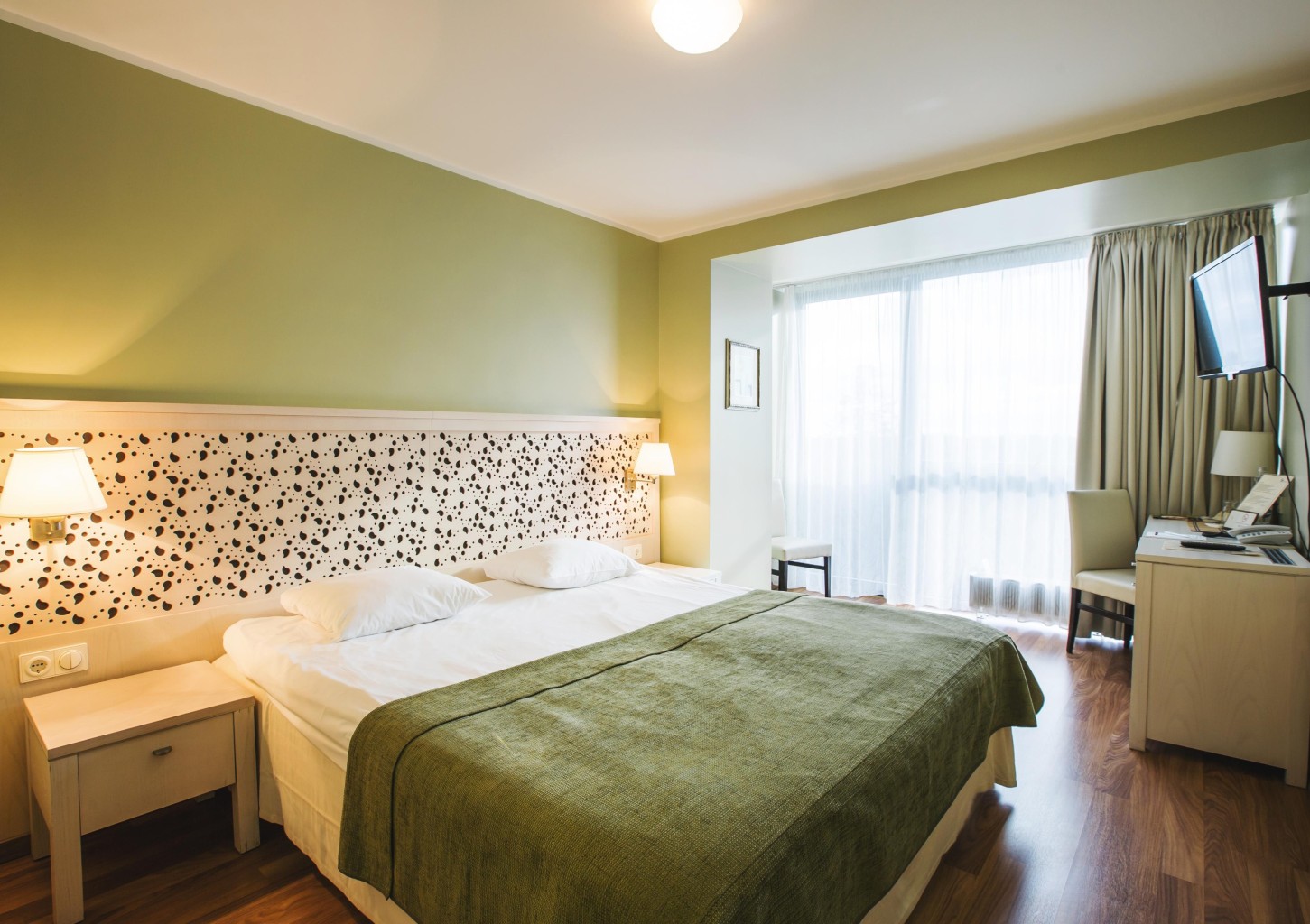 Kevät- ja syyskauden majoitus Standard-huoneessa kahdelle (2 yötä) - Hotel Jurmala Spa | Latvia