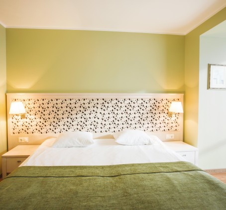 Kevät- ja syyskauden majoituspaketti Standard-huoneessa kahdelle (1 yö) - Hotel Jurmala Spa | Latvia
