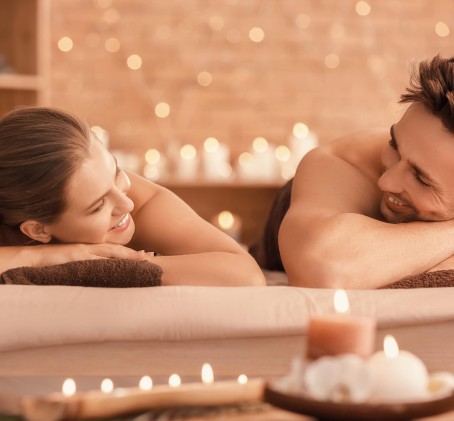 Eheyttävä Matcha Sitruunaruoho -jalkanaamio ja vartalon hemmotteluhieronta kahdelle 80 min | Helsinki