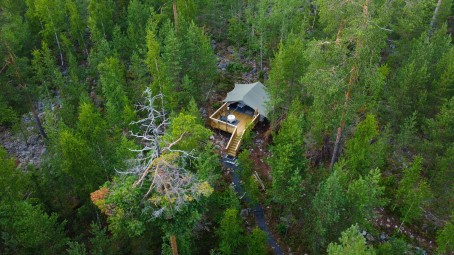 Elämyksellinen luksusmajoituspaketti teltassa kahdelle (2 yötä) | Muurame