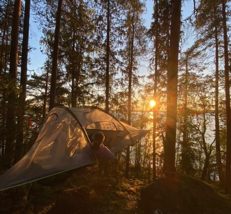 Tentsile-majoitus kolmelle | Akaa