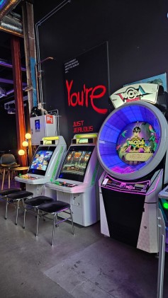 3h peliaikaa Super Stationilla + 20€:lla baarituotteita Super Bario:ssa | Helsinki