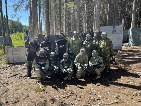 Paintball pelitapahtuma 10 pelaajalle metsäkentällä | Espoo