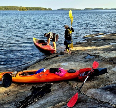 Kasinosaarten kierto SUP-laudalla tai melomalla ryhmälle | Savonlinna