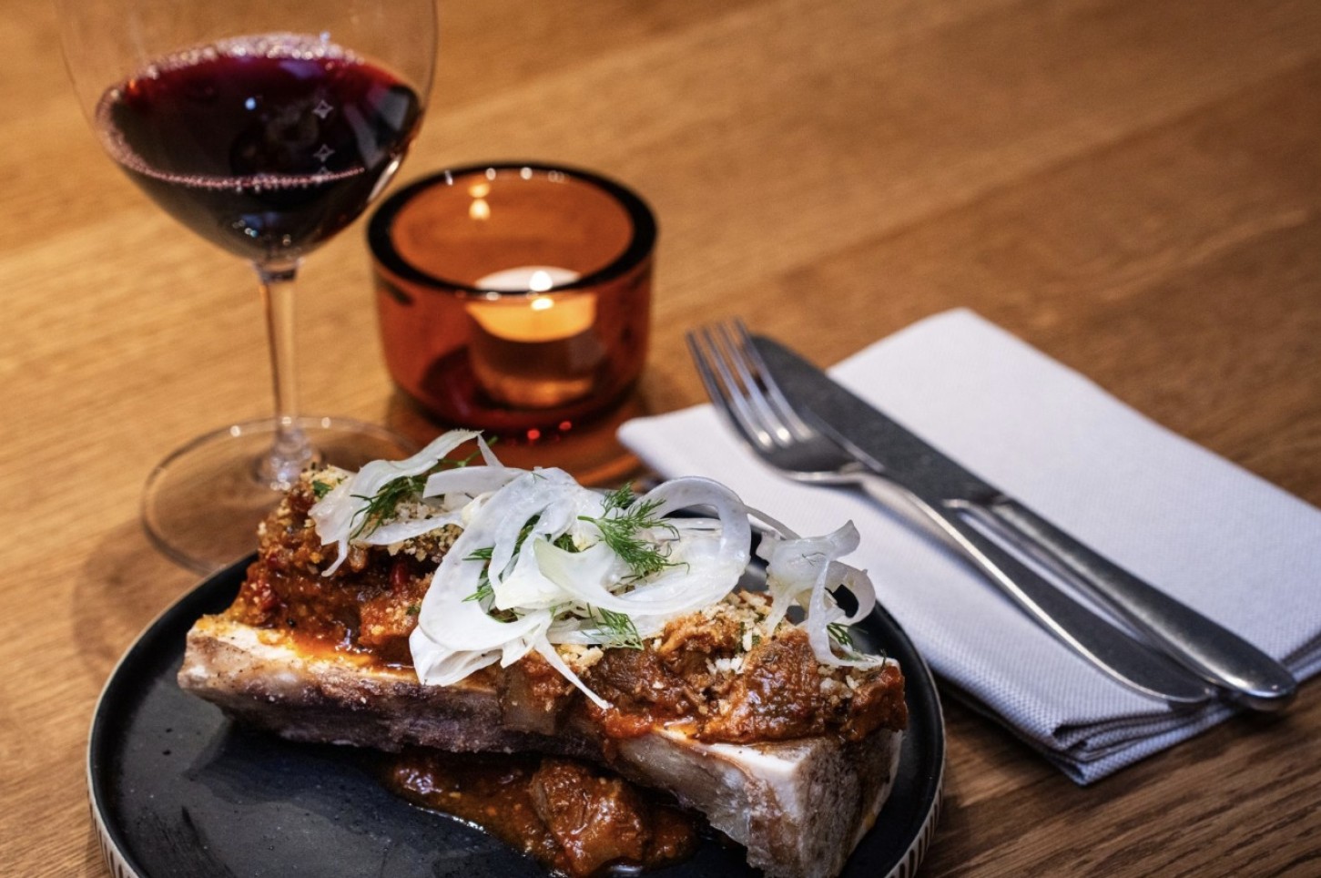 Kolmen ruokalajin menu ja suositusjuomat kahdelle Dagmar Bistro & Wine Bar:issa | Helsinki