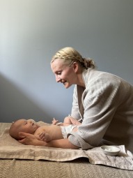Vyöhyketerapeuttinen vauvahieronta | Nurmijärvi