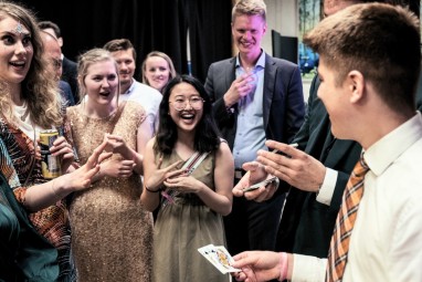 Häätaikuri Viljo Haapamäen taikashow VIP | Pääkaupunkiseutu