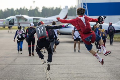 Laskuvarjohypyn alkeiskurssi | Utti 