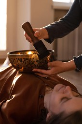 Yksilöäänimaljahoito 60 min (3x sarjakortti) | Helsinki