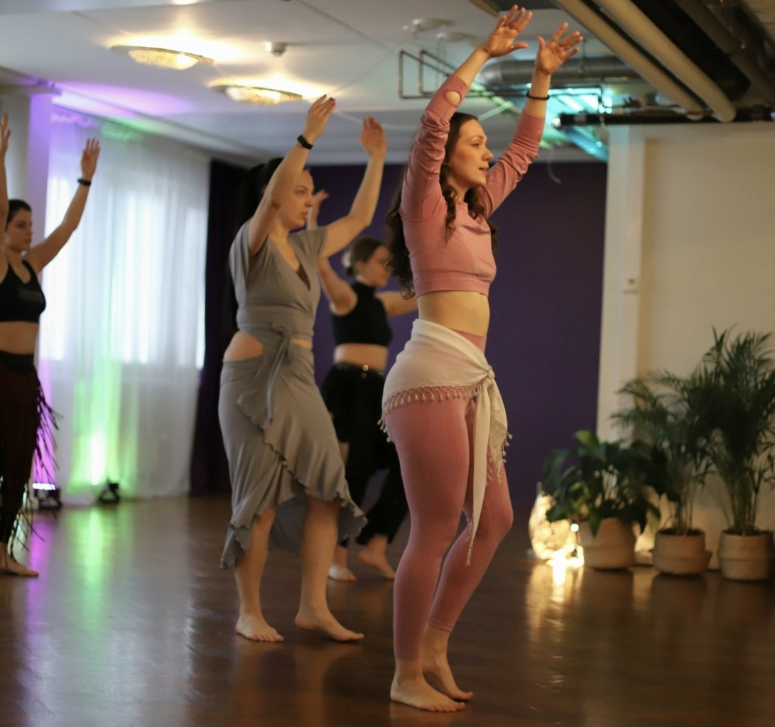 Fusion Bellydance -polttaritunti 3-5:lle | Helsinki