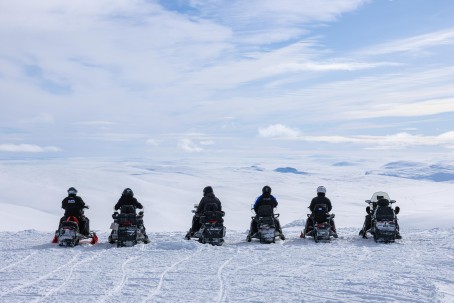 Haltitunturin huiputus moottorikelkoilla | Kilpisjärvi