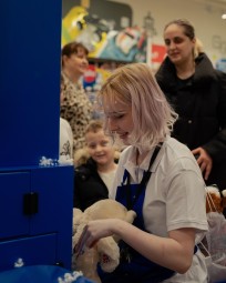 Luo oma Build-A-Bear-pehmolelu – Paketti 3 | Helsinki | Espoo